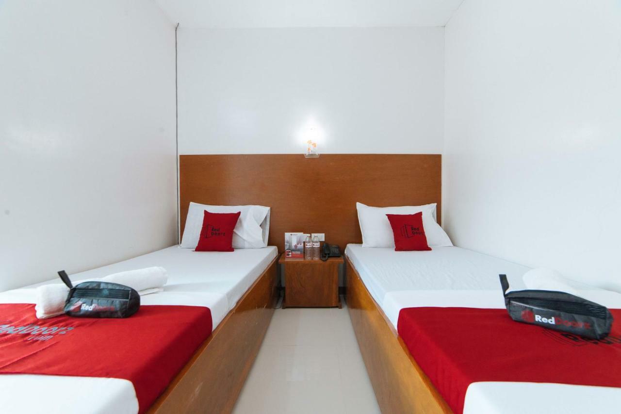 Reddoorz @ Old Buswang Road Hotel Kalibo Bagian luar foto